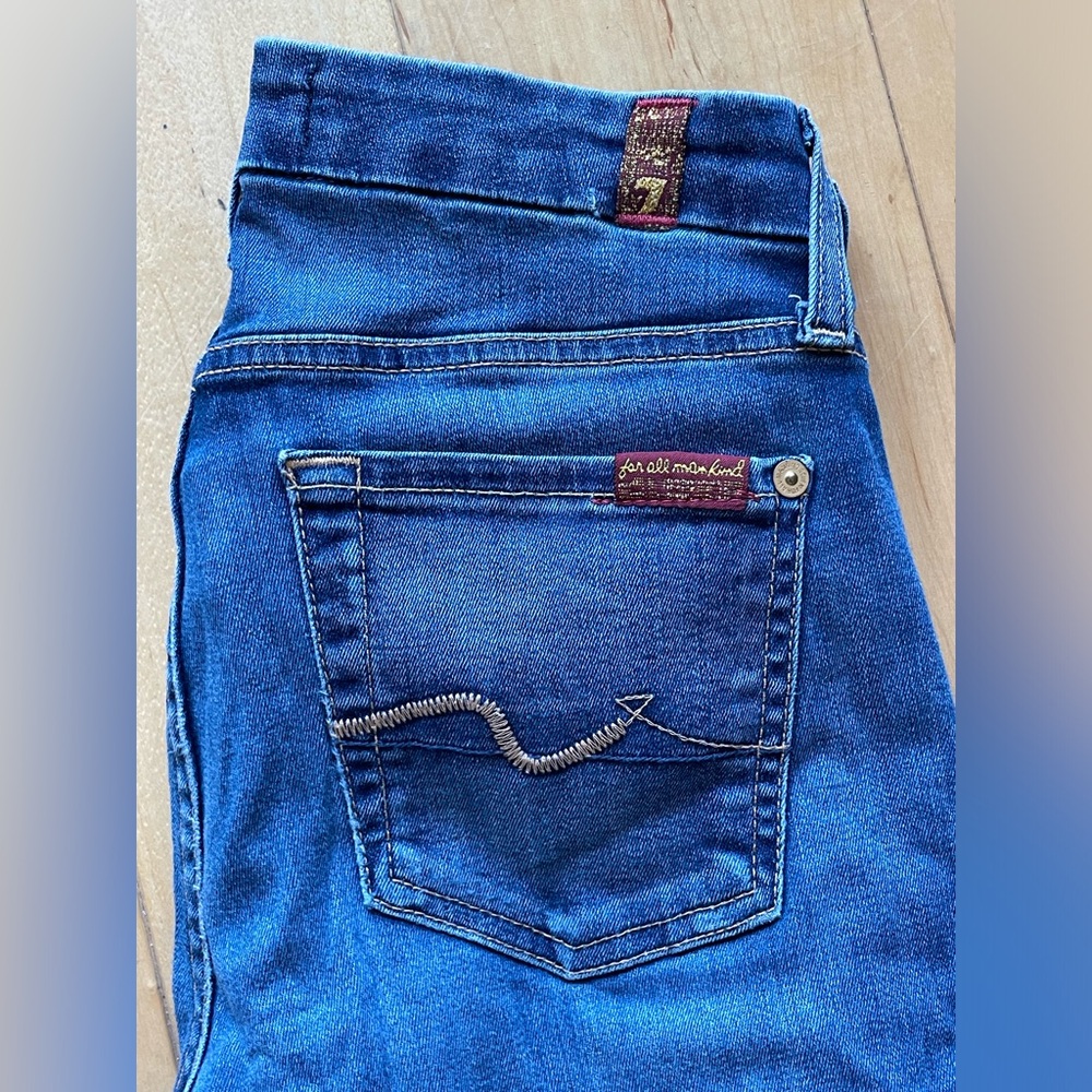 Low rise 7 for all mankind jeans. Dark wash- size 26.
